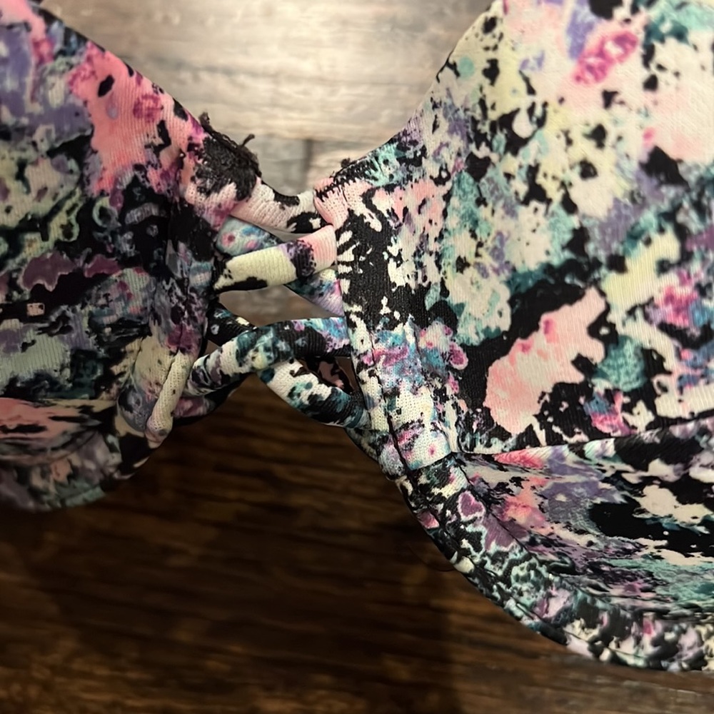 Victoria’s Secret bathing suit top - Picture 4 of 5